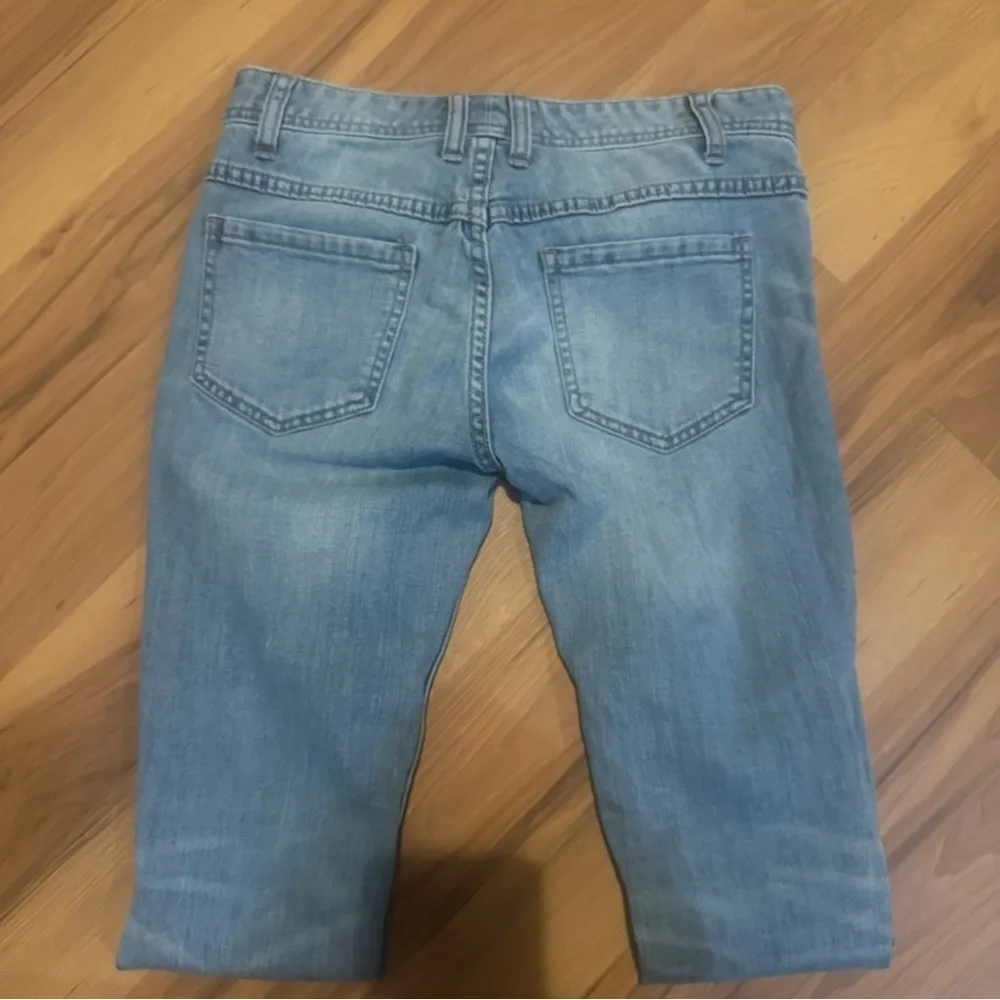 Free People Light Blue Distressed Ankle Jeans